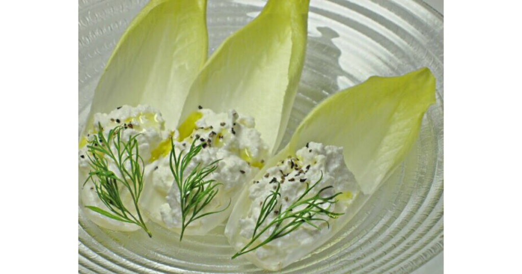 ３枚のチコリとリコッタ